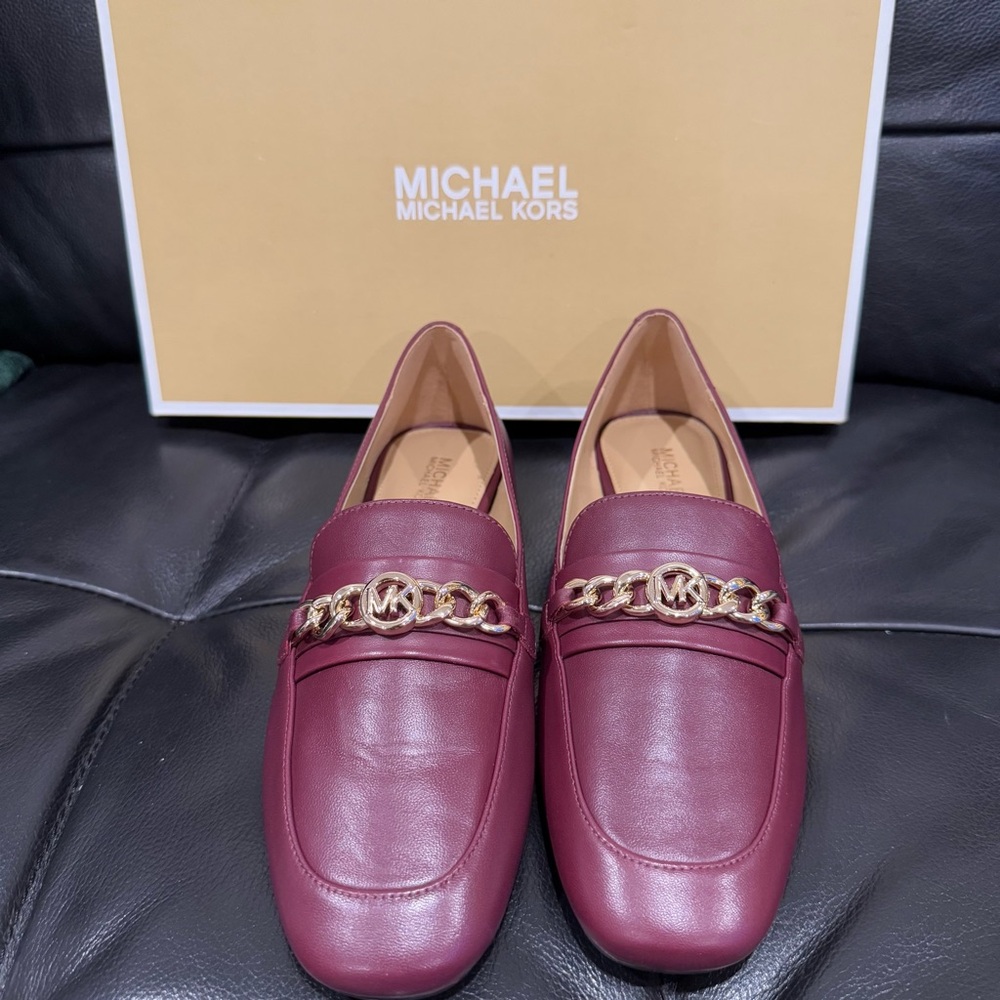 Michael Kors Dolores Leather Loafer‎ - Picture 3 of 7